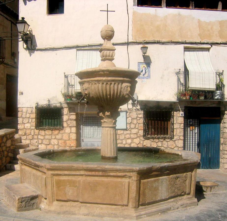 Hostal Rural Moratin Pastrana Exterior photo